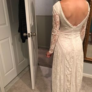 White lace long sleeve maxi dress